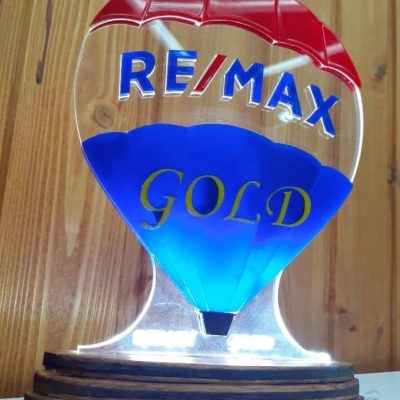 remax logo hiilee